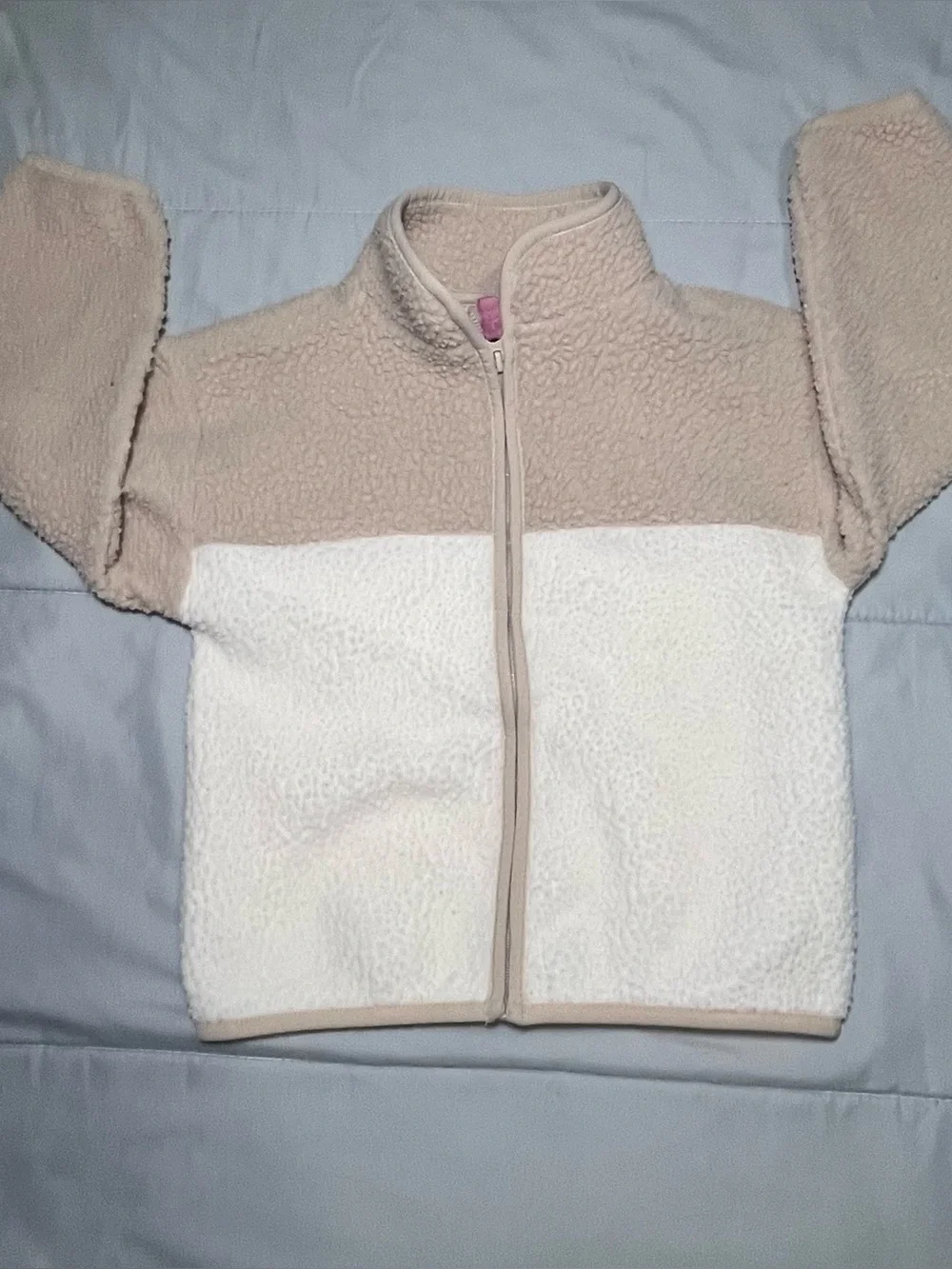 OshKosh B'gosh cream and beige color-blocked fleece jacket in a 4T